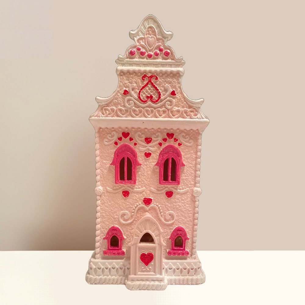 Love & Cupcakes Valentines Day Gingerbread House | Lights Up!